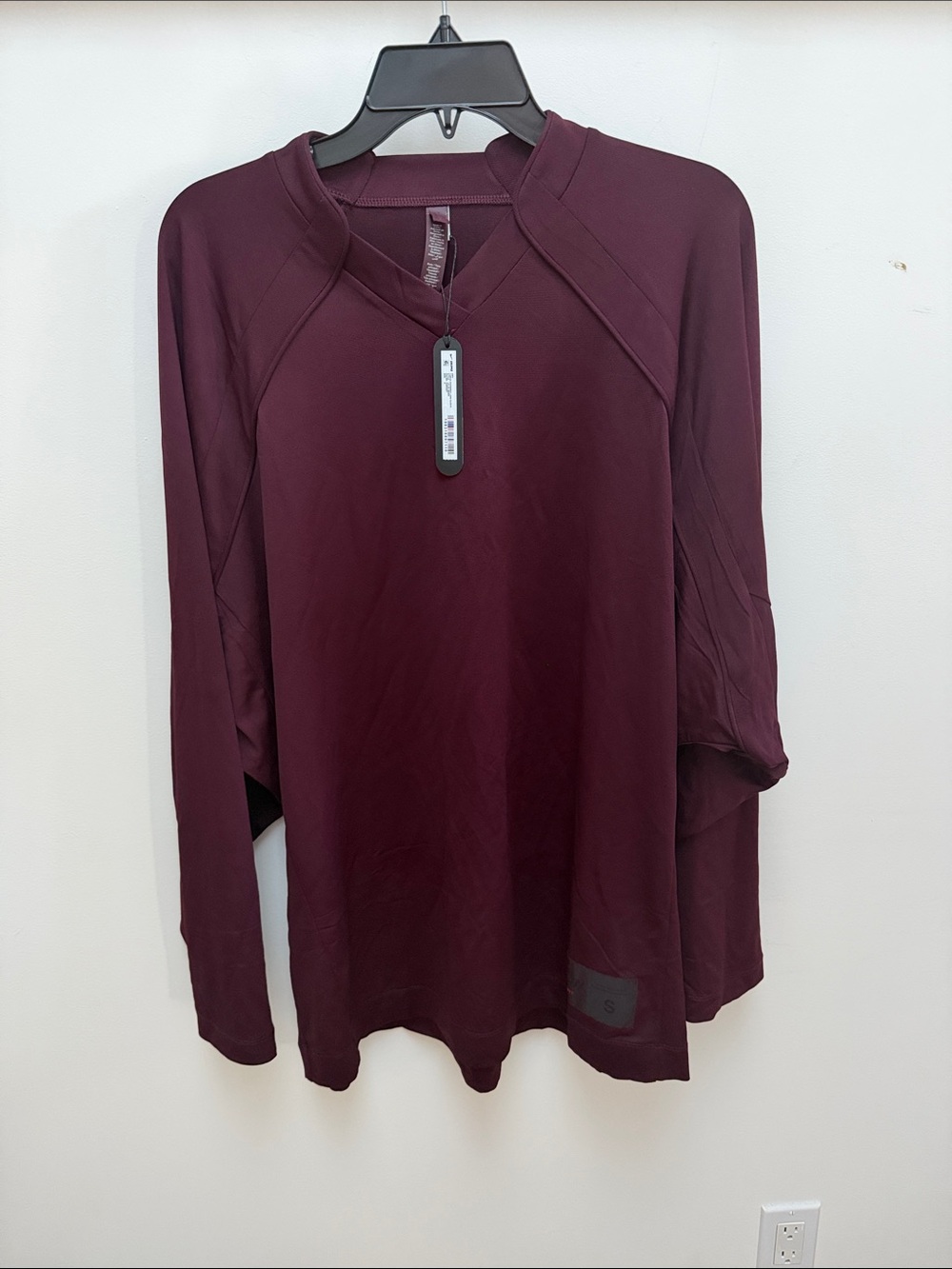 SKIMS Long-Sleeve V-Neck Top - Wine
